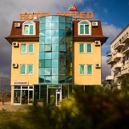 Hotel United Pristina Exterior foto